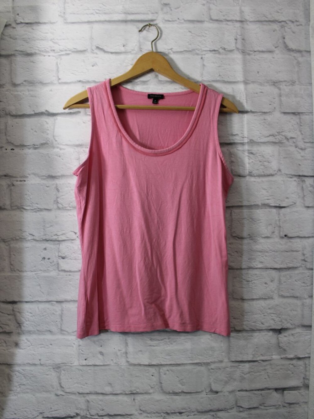 Talbots Medium Pink Scoop Neck Sleeveless Simple Basic Summer Casual Tank Top